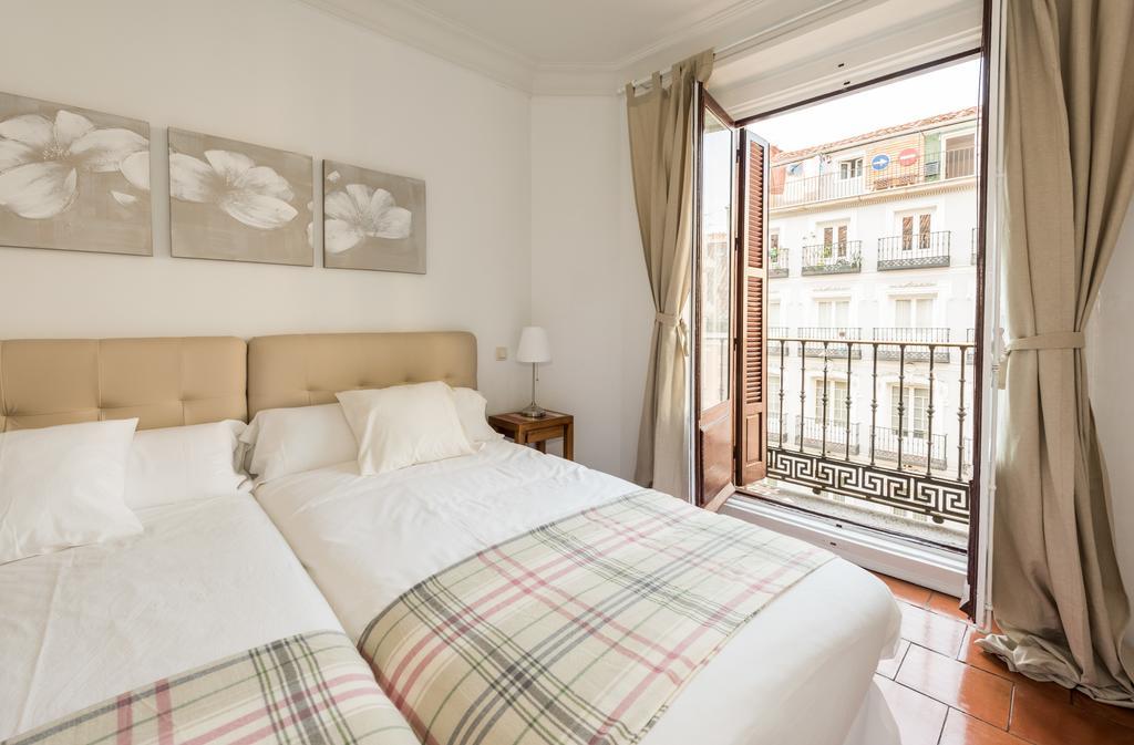 Apartamentos Madrid Centro W Buitenkant foto